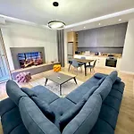 Denis Luxury Apartment Delijorgji