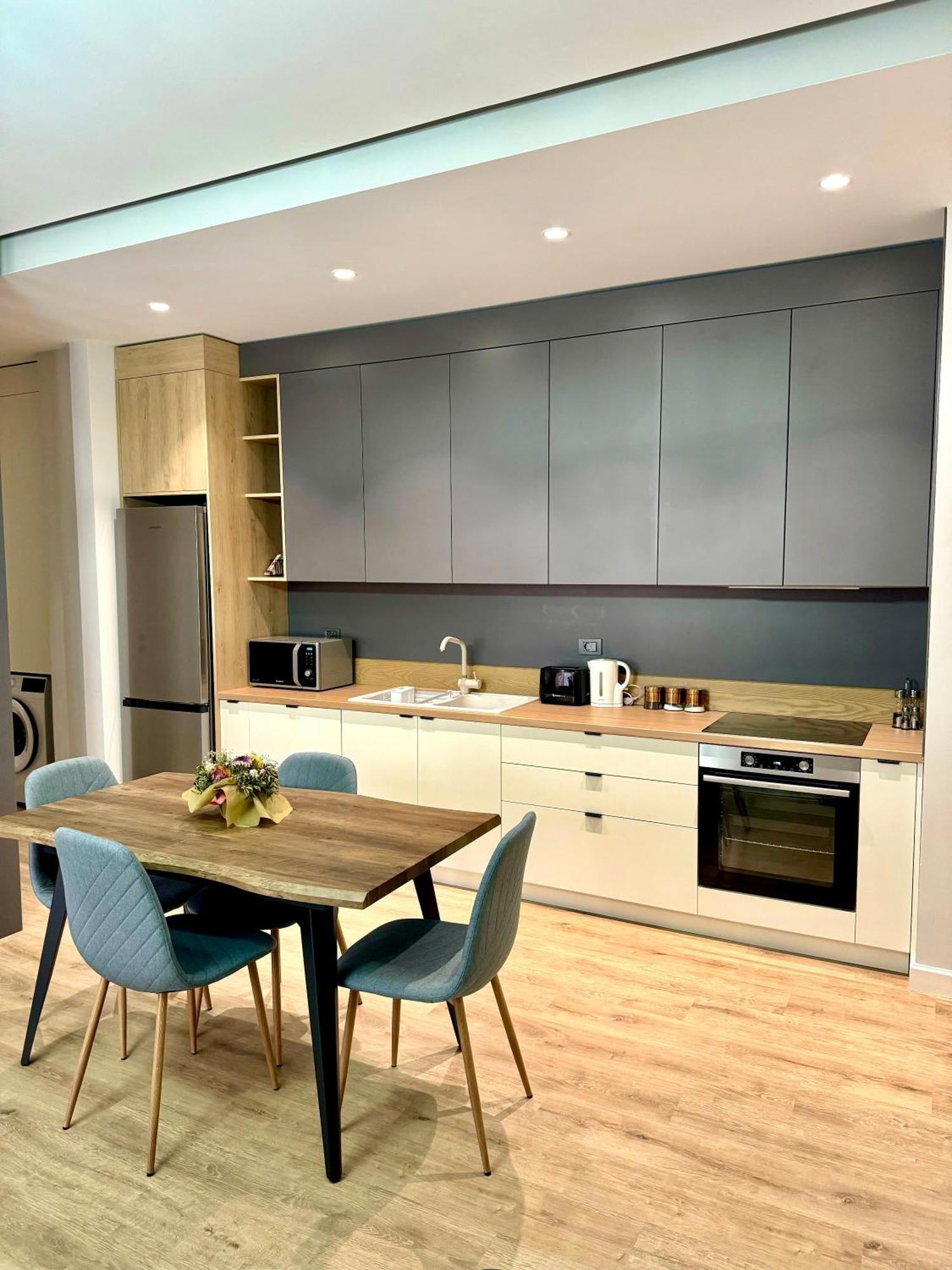 Apartment Denis Luxury Delijorgji Tirana