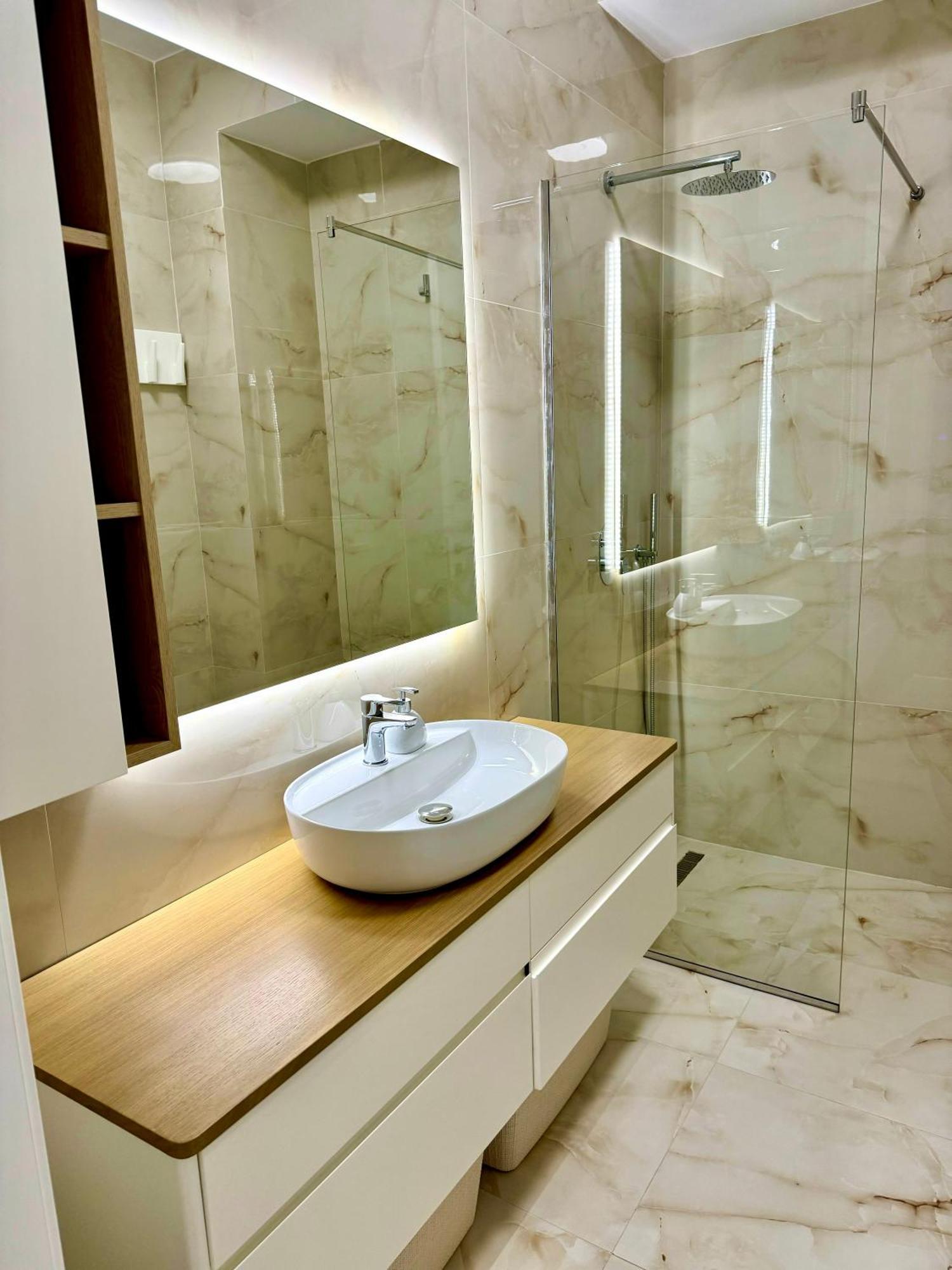 Apartment Denis Luxury Delijorgji Tirana