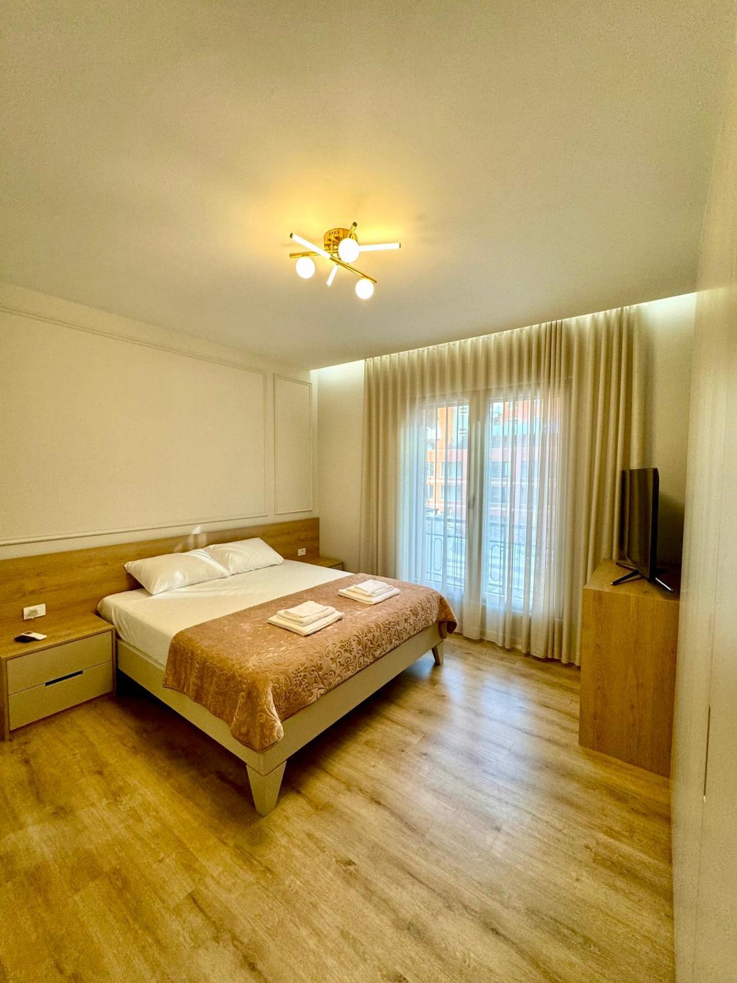 Denis Luxury Delijorgji *