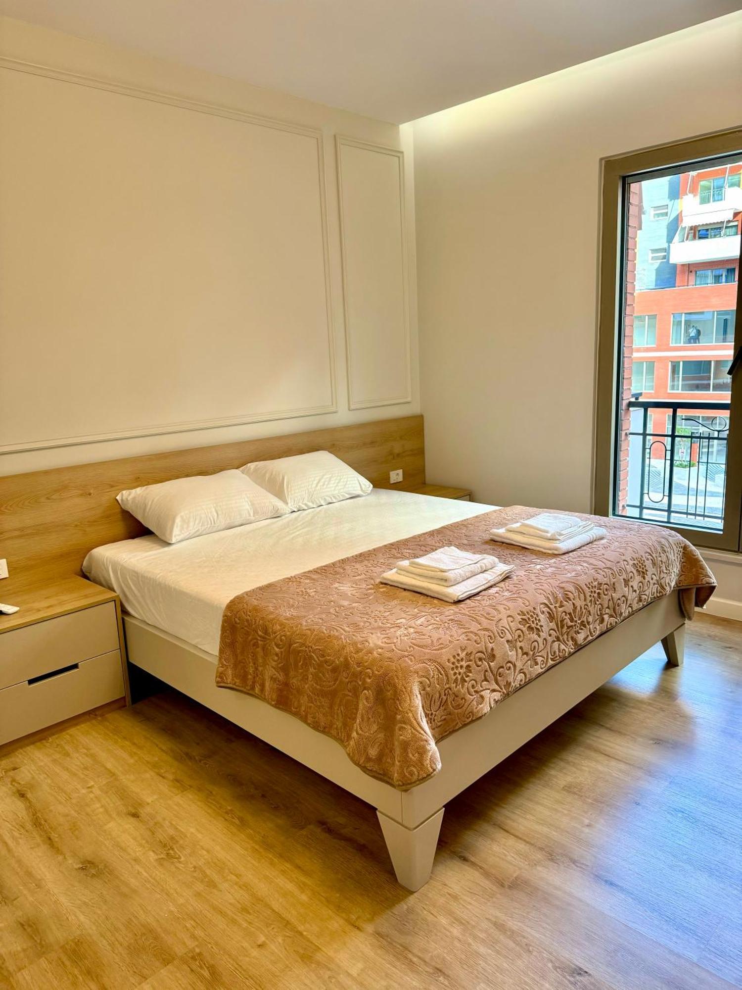 Denis Luxury Delijorgji *